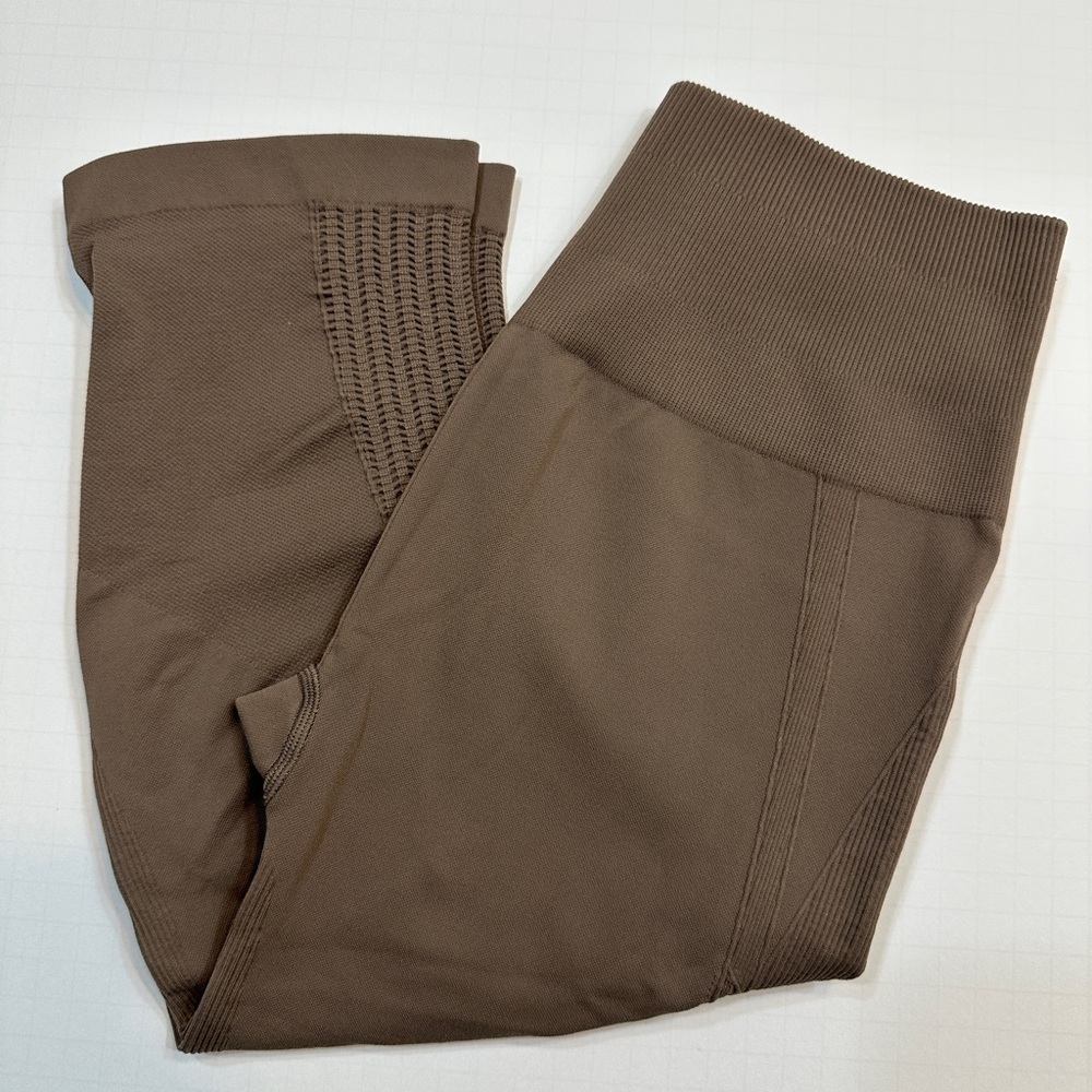 Lululemon Size 6 Crop Leggings